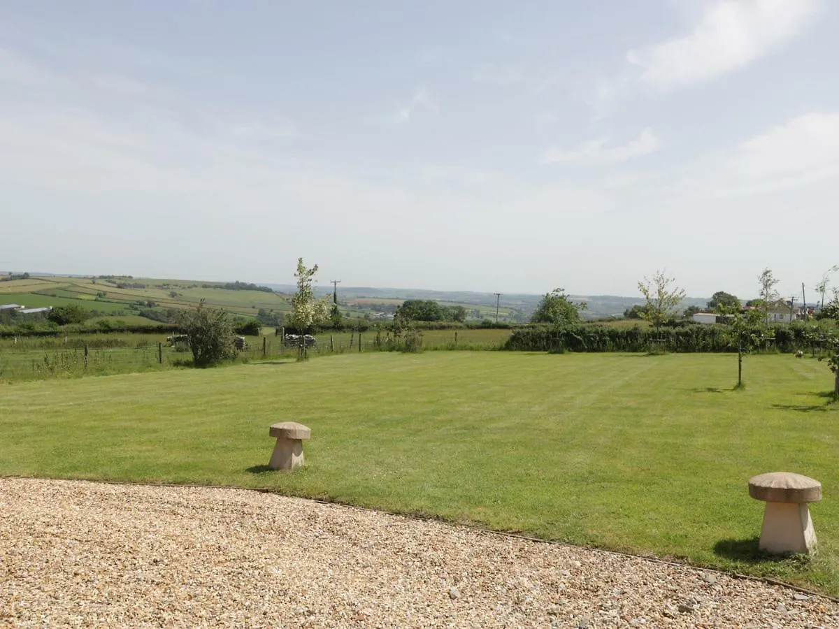 Boundary Barn Villa Bristol 0*,
